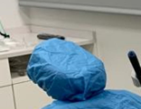 PROTECTOR REPOSACABEZAS CON ELASTICO AZUL 60ud.